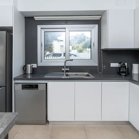 Mediterranean Oasis فيلة