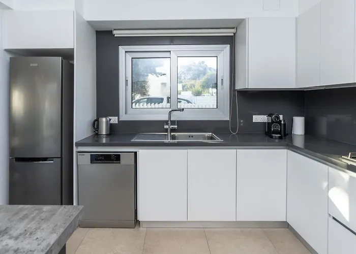 Mediterranean Oasis Vilă