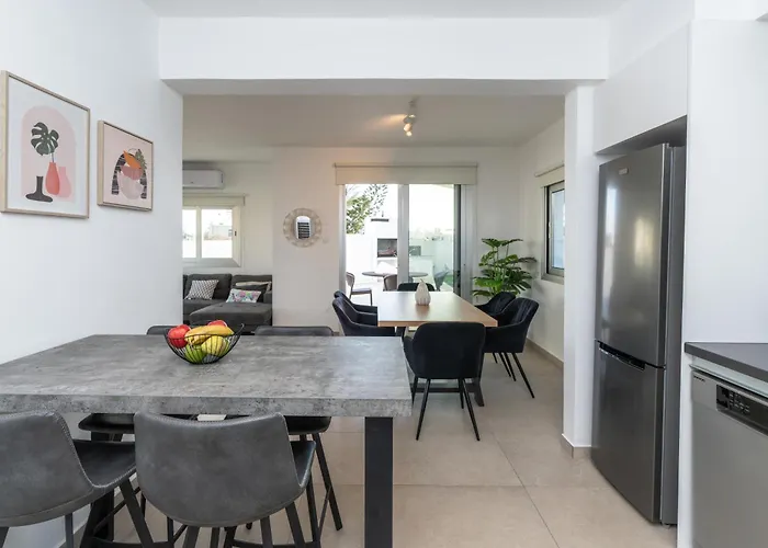 Mediterranean Oasis Vilă